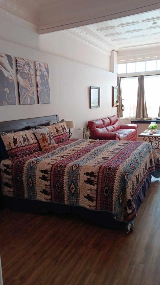 Katie's Cozy Suites